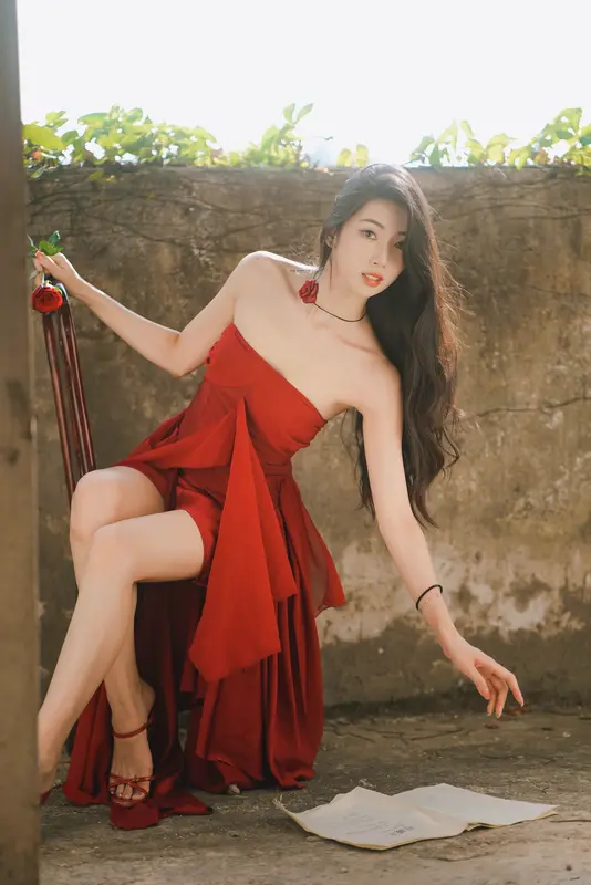 [YITUYU艺图语]2025.01.15 魅力火玫瑰，少女璀璨之光 Liya 10
